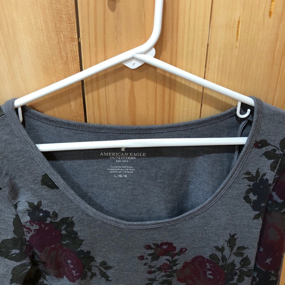 American Eagle Floral Crop Top - Picture 4 of 6